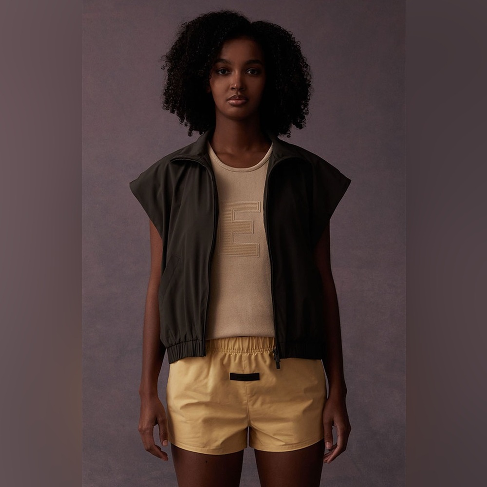 NWT Women’s Size Fear Of God Essentials Drawstring Logo Shorts In Light t Yellow